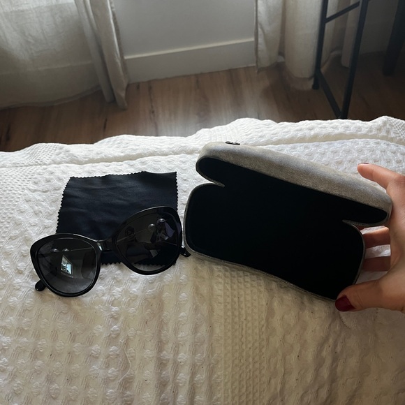 CHANEL Black , white Chanel pearl Wraparound Sunglasses with Matte Finish - Picture 12 of 12